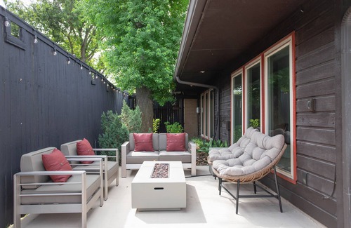 Lake Highlands House | Spacious Luxury Home with Heated Pool & Pool Table