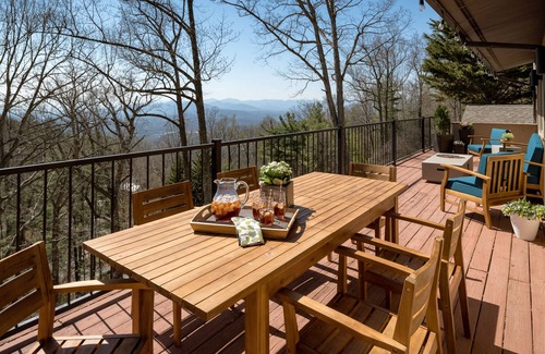 Asheville House | Spacious Luxury Mountain Modern Retreat