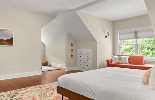 Egremont House | Spacious luxury near Catamount Ski Resort