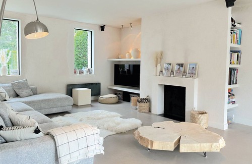 Knokke-Heist Villa | Spacious Luxury Villa With Large Pool and Stunning View