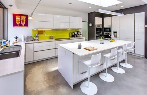 Muirlands West House | Spacious Luxury Villa - Seamless Indoor-Outdoor Living and Contemporary Design