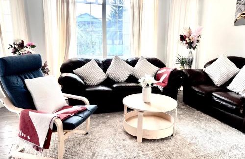 Southwest Calgary House | Spacious main floor suite in Detached Bungalow with Parking & Kitchen