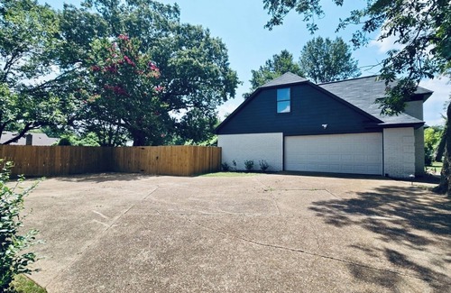 Southwind House | Spacious Memphis Stay w/Foosball Table, Games & Movie Nights