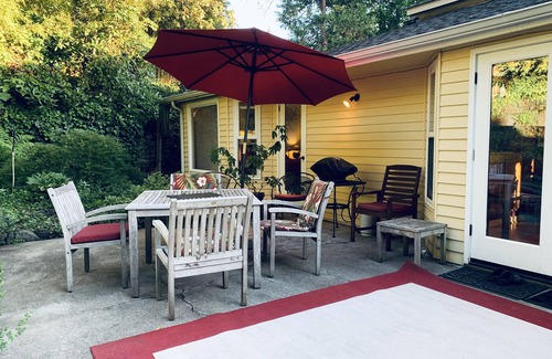 Amazon House | Spacious Mid Century Modern home - Great location! Walk to University of Oregon