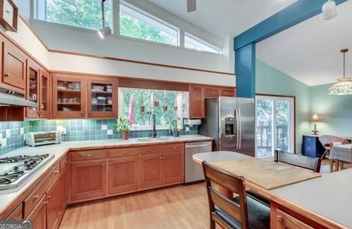Atlanta House | Spacious Mid-Century with tons of amenities!