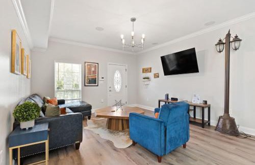 Tulane - Gravier House | Spacious Mid-city Home W Pool