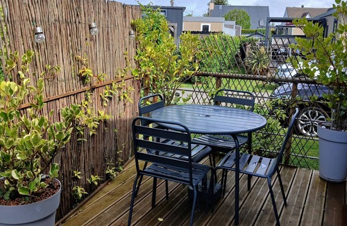 Jullouville-les-Pins House | Spacious Mobile Home near Beach, Pools, and City Center - Sleeps 6, 3 Bedrooms, 2 Baths