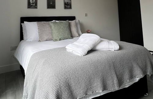 Hemel Hempstead Apartment | Spacious Modern One Bedroom