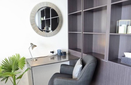 Birtinya Apartment | Spacious modern 1brm apartment with water views