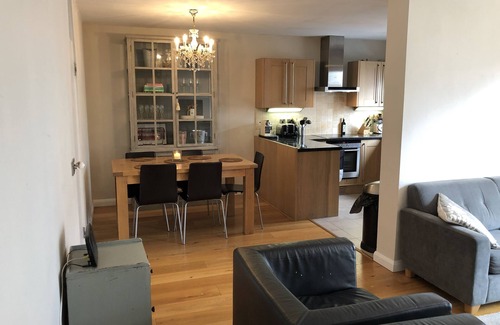 Colville Apartment | SPACIOUS MODERN 2 BEDROOM FLAT NOTTING HILL LONDON ,SLEEP 5, SUPERKING/KING BEDS