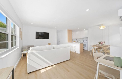 Mango Groves Apartment | Spacious & Modern 2BR 1BA Near the beach - Villa 1