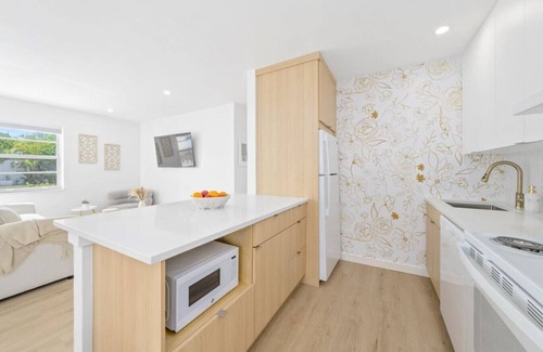 Mango Groves Apartment | Spacious & Modern 2BR 1BA Near the beach - Villa 1