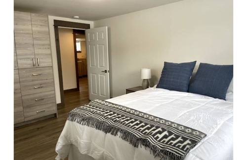 Bozeman House | Spacious & Modern 2Unit Home -Perfect for Families