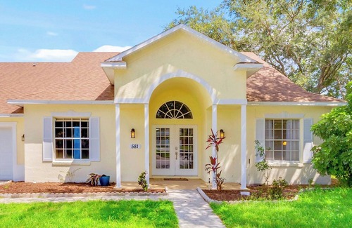 Bridgewater Crossing House | Spacious, modern 4-bedroom house with private pool!