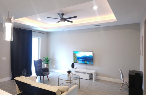 Winter Haven House | Spacious Modern 4bd/2ba Home! Amazing Location