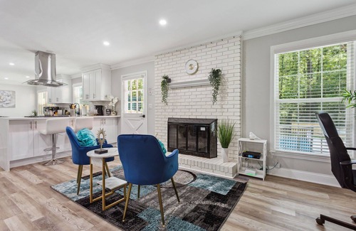 Decatur House | Spacious Modern 5 Bdrm,3 Bath, w/AirHockey,Foosball Table,HotTub &SUMMER:Pool