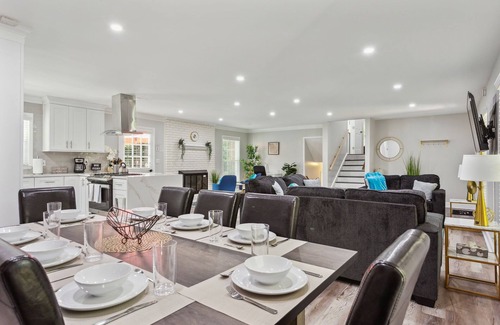 Decatur House | Spacious Modern 5 Bdrm,3 Bath, w/AirHockey,Foosball Table,HotTub &SUMMER:Pool