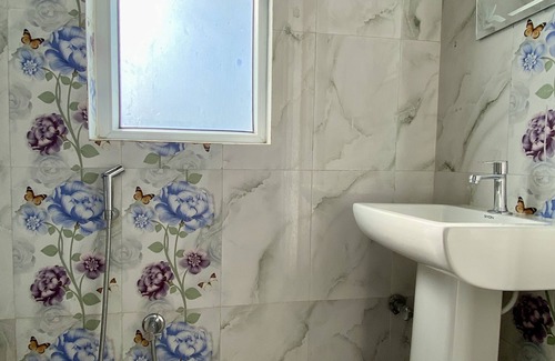 Thamel Apartment | Spacious & modern 750 sq ft. BOHO style studio apartment in central Thamel, KTM!