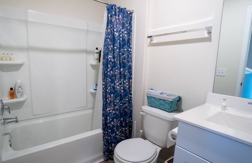 Barker House | Spacious, modern and cozy home; easy access to freeways, schools, and offices.