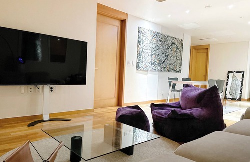 Insadong Apartment | Spacious & Modern Family Retreat