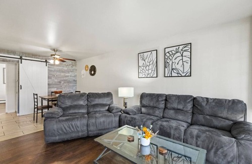 Ferndale Apartment | Spacious & Modern Haven: ~WiFi ~workspace