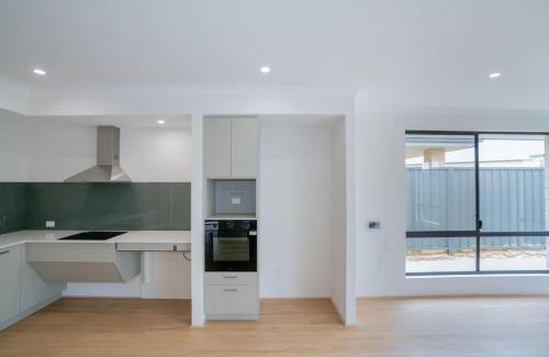 Hilbert House | Spacious Modern Hilbert Home
