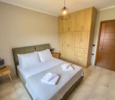 Pogoni Apartment | Spacious Modern Home in Kalpaki