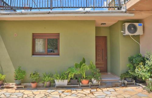 Pogoni Apartment | Spacious Modern Home in Kalpaki