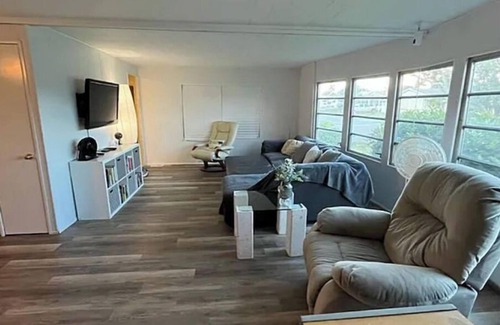 Hobe Sound House | Spacious modern home in convenient location in great neighborhood.