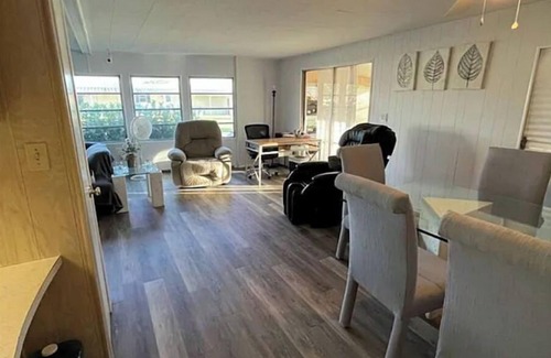 Hobe Sound House | Spacious modern home in convenient location in great neighborhood.