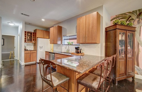 Blackshear-Prospect Hill House | Spacious Modern Home Walkable Cool Area Near Downtown