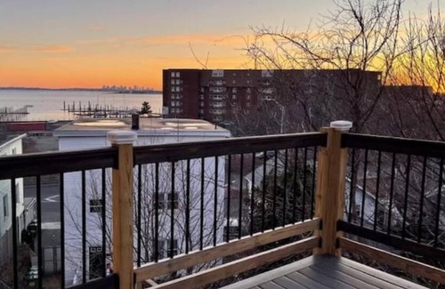 Lynn Apartment | Spacious & Modern House close to BOS & Salem