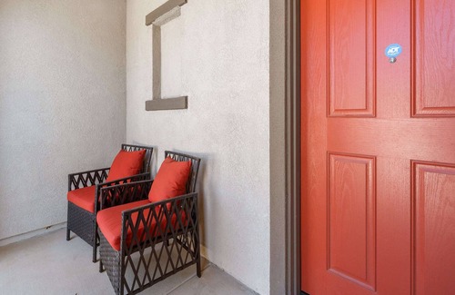 Elk Grove House | Spacious modern house in new neighborhood