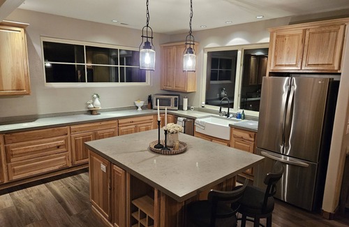 Pine Cabin | Spacious modern mountain retreat in the Pines - close to hiking and shops.