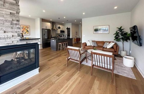 Lake George House | Spacious Modern NEW 3BR ~2400 sq ft + View