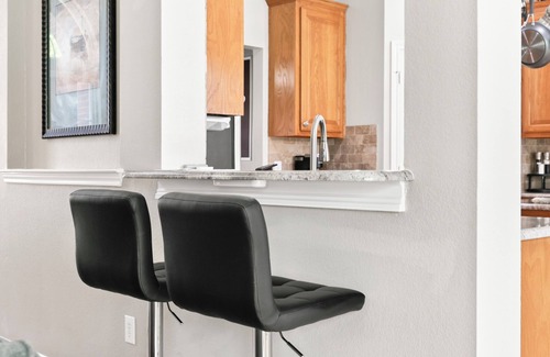 South Arlington House | Spacious & Modern Pool Retreat Near DFW Metroplex!