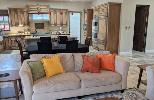 Midtown House | Spacious Modern Palo Alto Home Near Stanford, Google, Meta - 4BR/BA 3000+ Sq Ft