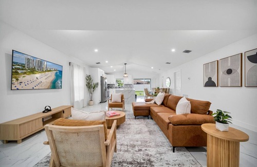 Lake Worth House | Spacious & Modern Brand New Home
