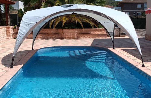 Calafell Villa | Spacious modern villa with gallery and heated pool