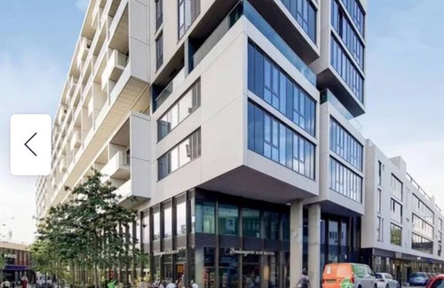 Finsbury Park Apartment | Spacious Modern Well-furnished 2 bdrm flat, 2 mins from train station, 4-5 pple