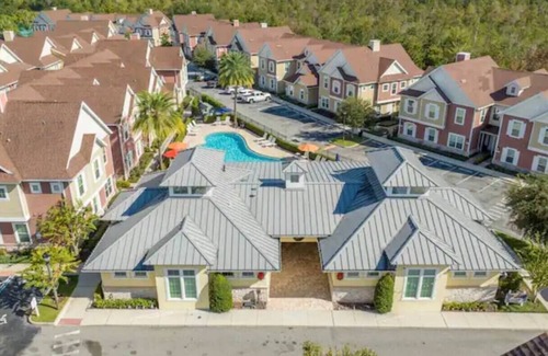 Crestwynd Bay House | Spacious, mordern and themed 5 Bedroom home minutes from Disney and waterparks!