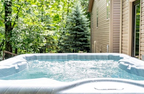 McGaheysville Cabin | Spacious Mountain Escape- Unplug, Unwind, and Reconnect in Tranquil Surroundings