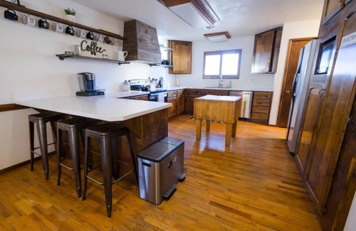 Williams House | Spacious Mountain Home- w/game room- 5 min from downtown