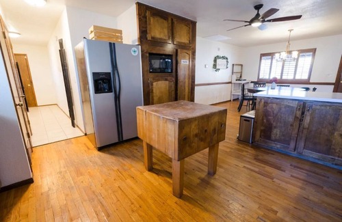 Williams House | Spacious Mountain Home- w/game room- 5 min from downtown