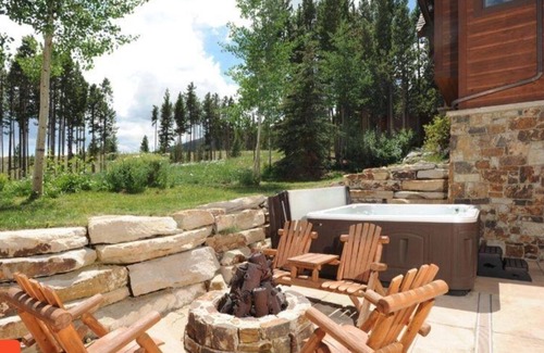 Timber Trail House | Spacious, mountain modern, ski in and walk out Peak 8 home