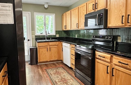 Massanutten House | Spacious Mountain Getaway - Minutes from Slopes, Trails & Wineries