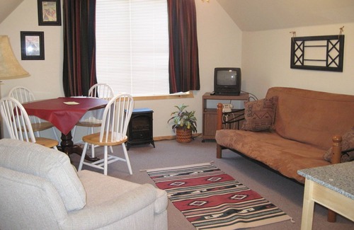 San Juan River Village House | Spacious Mountain Home, Views, Close to Skiing, Frpl. Reliable Starlinks Wifi.
