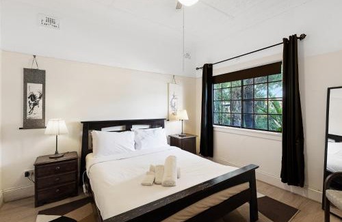 Ryde Villa | Spacious Mountain View Villa in Ryde and Sunset Deck