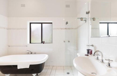Ryde Villa | Spacious Mountain View Villa in Ryde and Sunset Deck