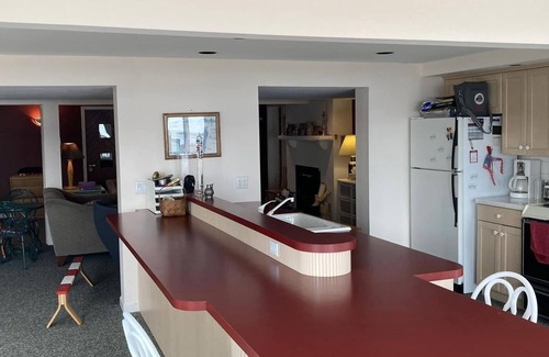 Town of Jerusalem House | Spacious multi-level lakeside home w/renovated kitchen and abundant parking!